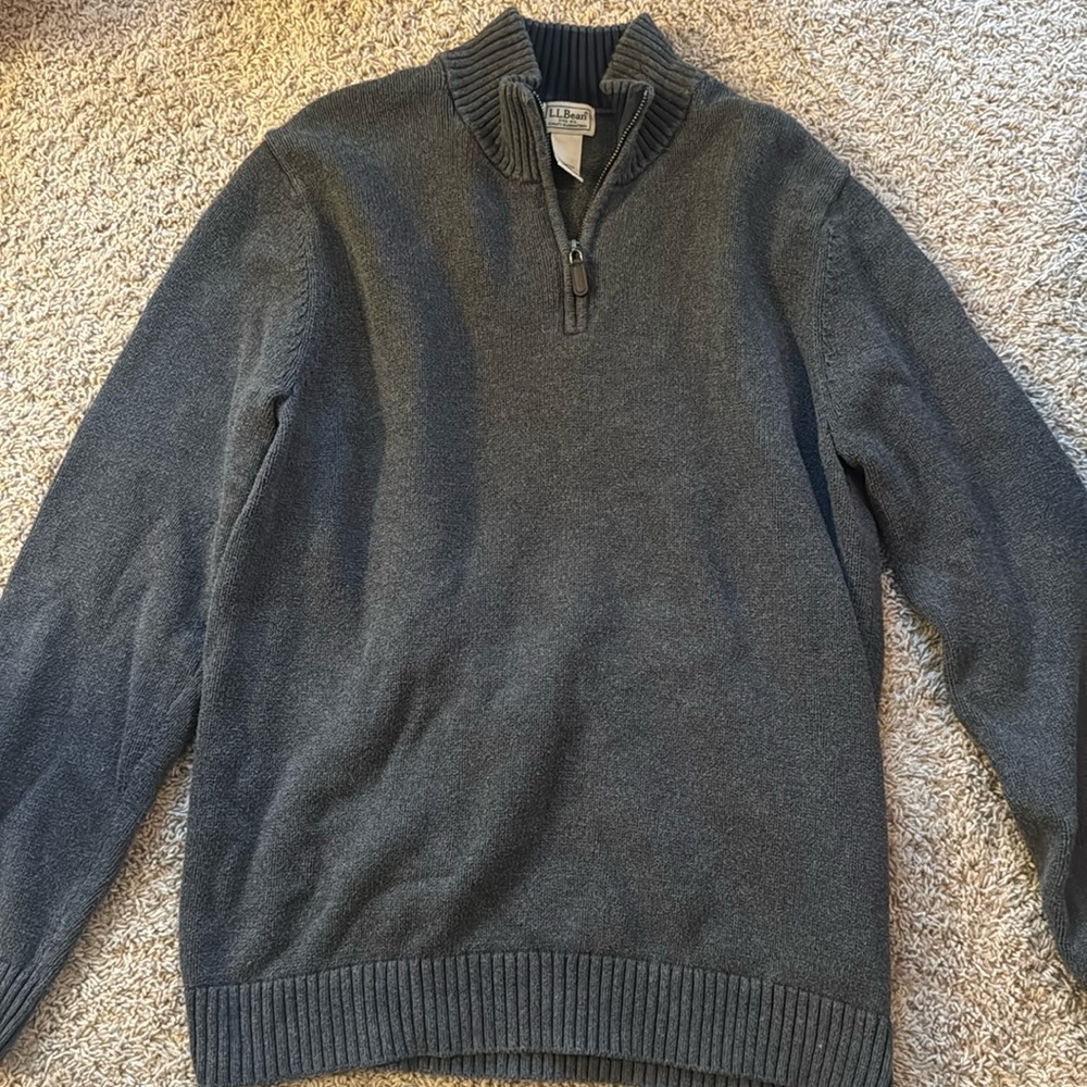 L.L Bean Men’s quarter zip sweater / size Large-tall